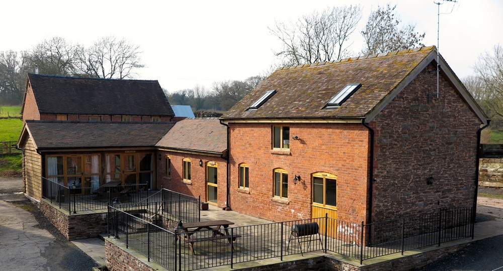 Front view of The Tack Room and The Stables holiday cottages